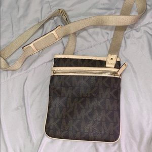 Michael kors crossbody bag